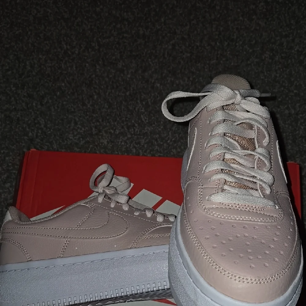 Nike Women's Cream Sneakers - Picture 3 of 10